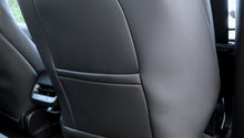 Lade das Bild in die Galerie-Ansicht, Trittschutz Sitzbezug Vordersitze (2 Stück) für alle Tesla Modelle
